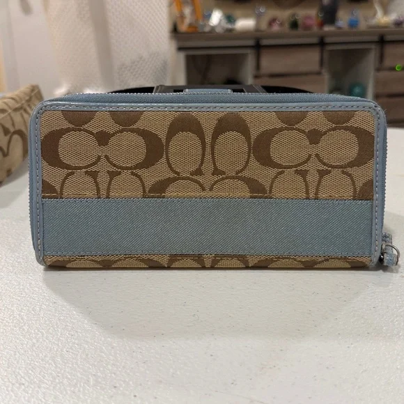 Coach Signature C Tan & Blue Striped Canvas and Leather Shoulder Bag and Wallet - Picture 16 of 17